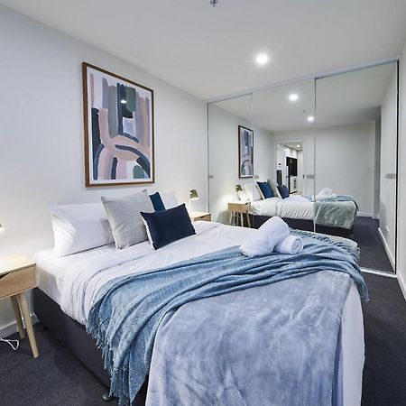 Mega Style Apartments The International Melbourne City Exterior foto