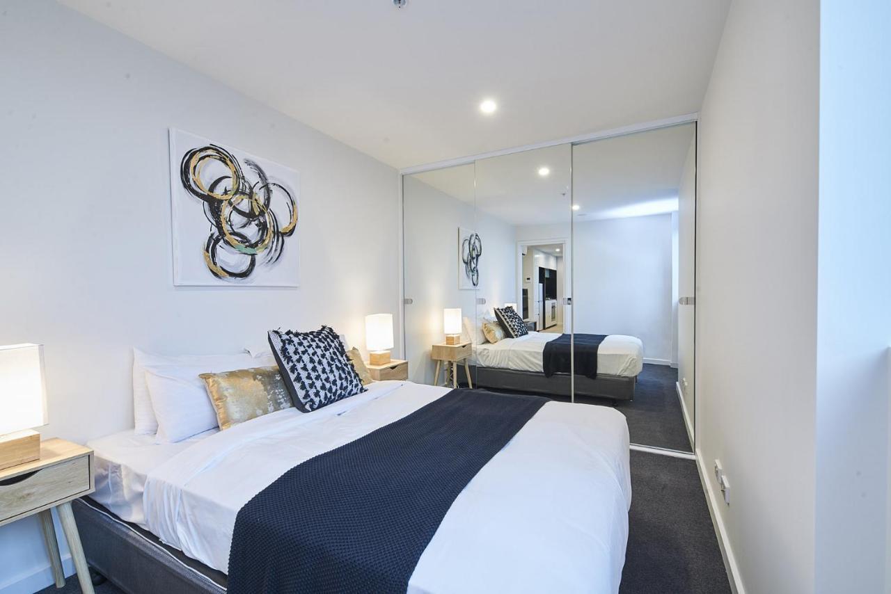 Mega Style Apartments The International Melbourne City Exterior foto
