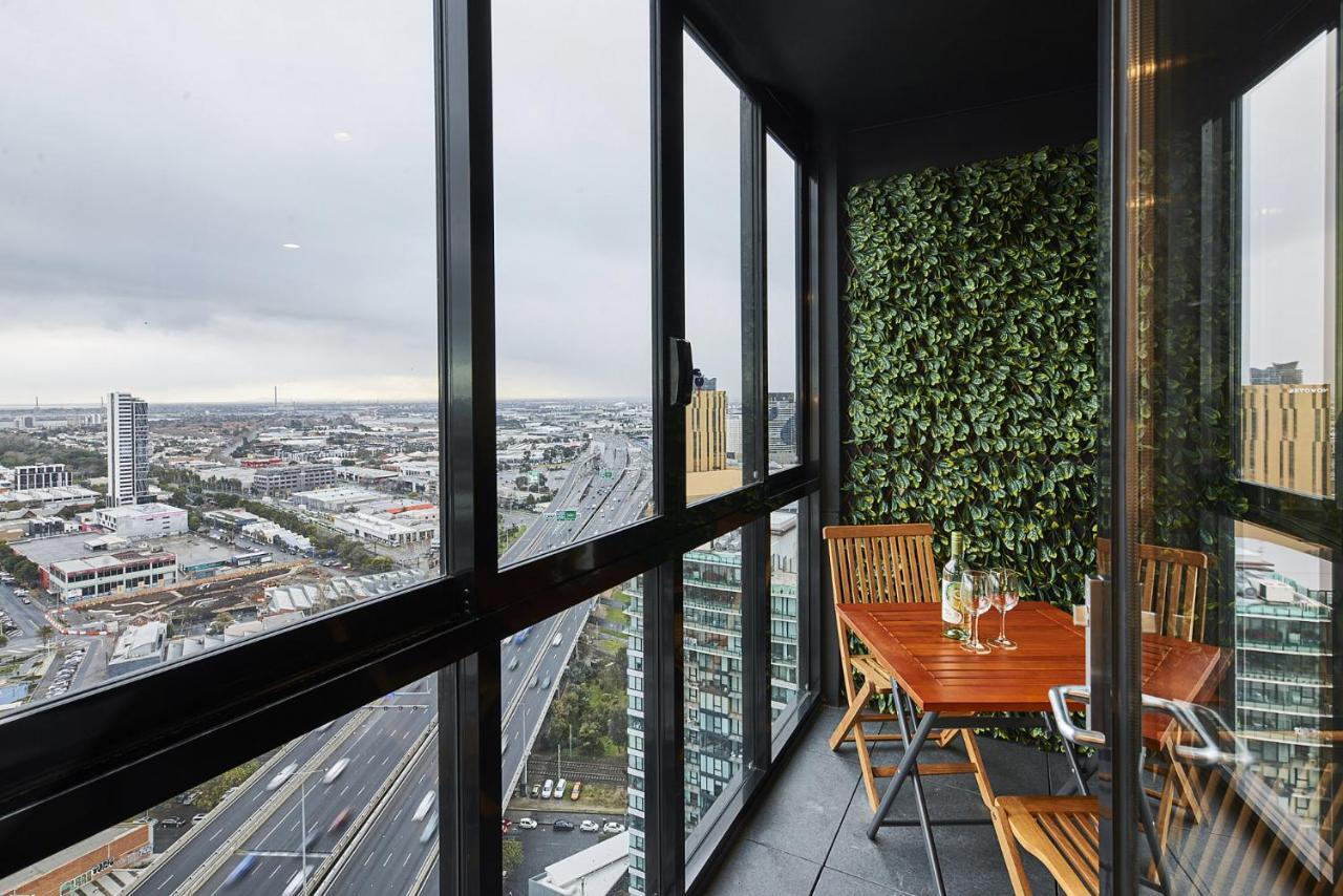 Mega Style Apartments The International Melbourne City Exterior foto